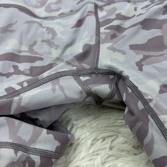 Lululemon Wunder Under High-Rise Tight 25" *Luxtreme Incognito Camo Jacquard Ice - Picture 2 of 4